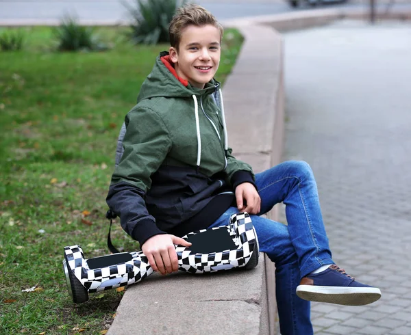 Teenager na gyroscooter — Stock fotografie