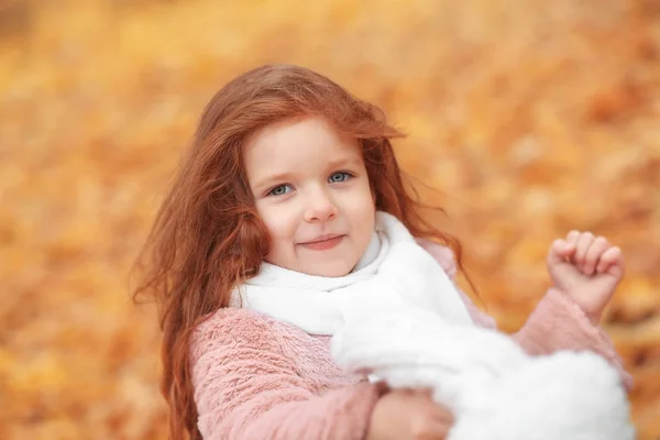 Portrait Drôle Petite Fille Plein Air — Photo