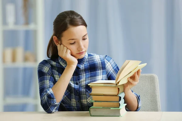 Estudiante Haciendo Deberes Casa — Foto de Stock