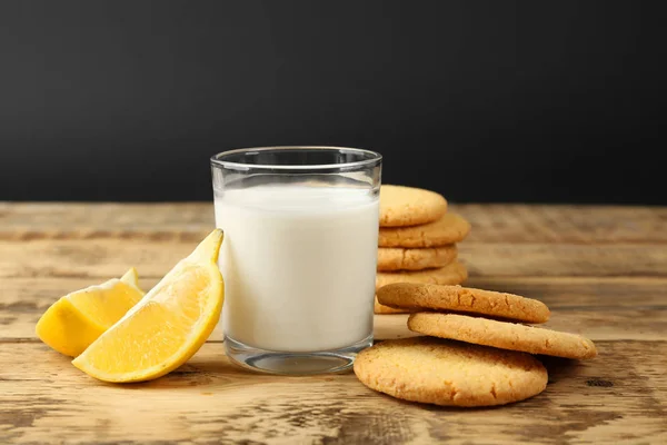 우유와 레몬 쿠키 — 스톡 사진