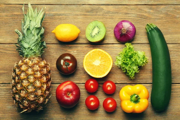 Frutas e legumes coloridos — Fotografia de Stock