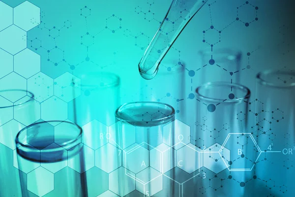 Sıvı ve test tüpleri ile pipet