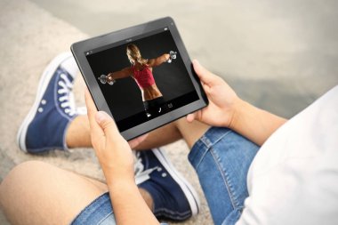 İzlerken spor tablete eğitim online dostum. Fitness ve spor blog.