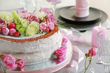 Lezzetli süslü pasta   