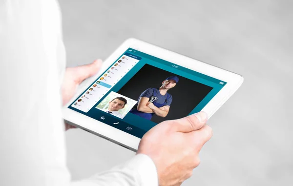 Muž Videokonference Tabletu Koncepce Služeb Online Auto — Stock fotografie