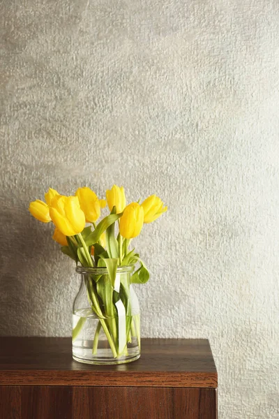Ramo de hermosos tulipanes —  Fotos de Stock