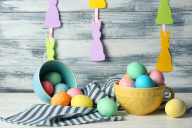 Paskalya yumurtaları ve dekorasyonlar