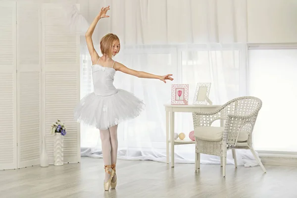 Piccola ballerina ballerina — Foto Stock