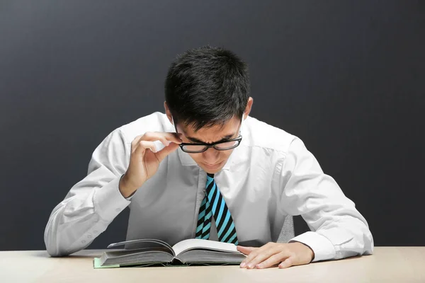 Student  studying in classroom — Stock Photo, Image