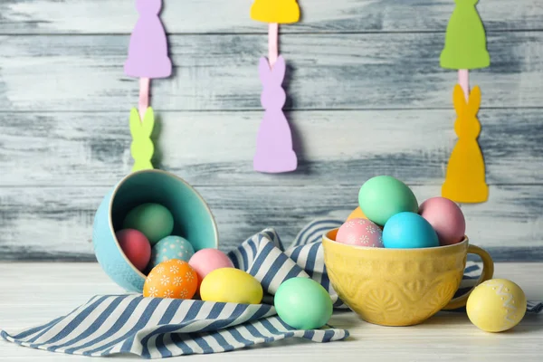 Paskalya yumurtaları ve dekorasyonlar