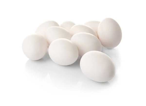 Kupie surowe jaja — Zdjęcie stockowe