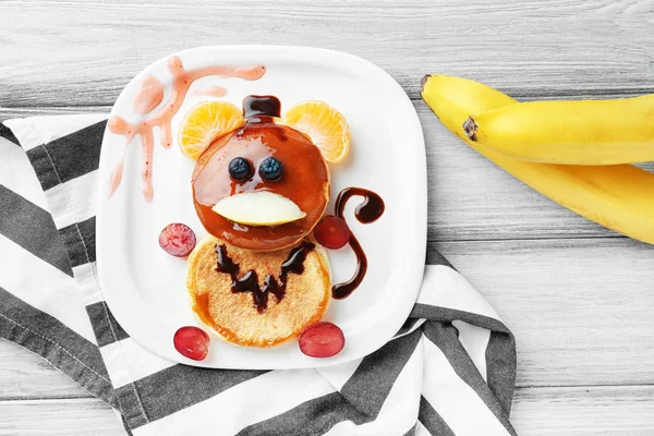 Pancake buatan sendiri yang kreatif — Stok Foto