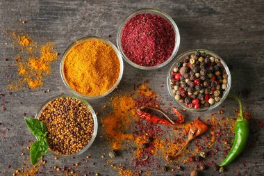 Aromatik baharatlar cam kase