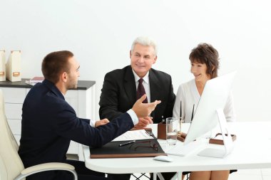 Noter ofisi üst düzey Çift