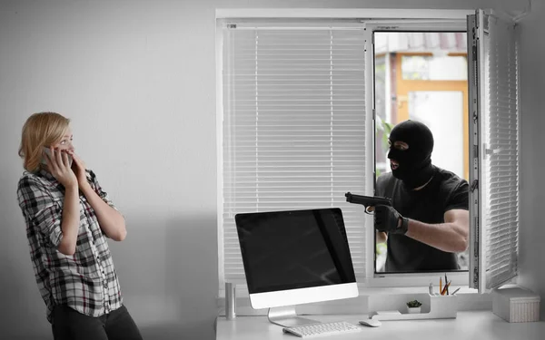 Kızgın Hırsız Kurban Ofis — Stok fotoğraf