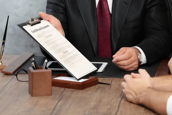 Notary with client in office — Stock Photo, Image