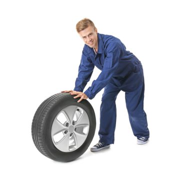 Üniformalı genç makinist