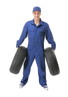 Üniformalı genç makinist