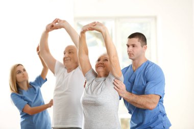 Fizyoterapistler yaşlı hastalarda klinik çalışma