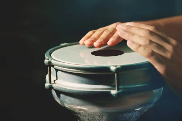 Man playing African drum — Stock Photo, Image