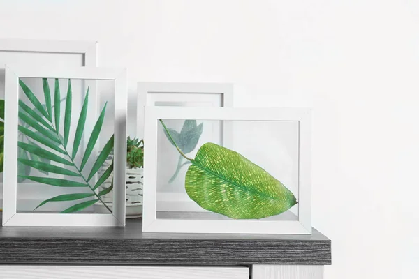 Rahmen mit grünen Blättern — Stockfoto