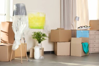 Ev eşyaları Paketli
