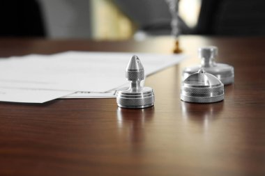 Metal pulları ve mürekkep pad 