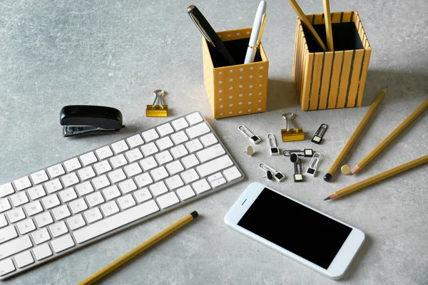 Keyboard, smart phone and stationery — Stock Photo, Image