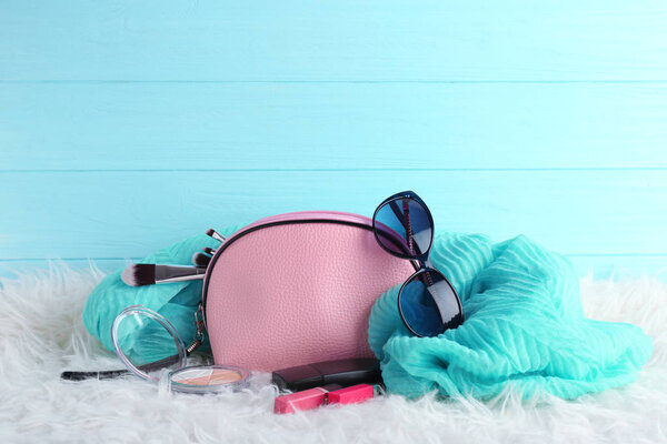 макияж сумка с косметикой
  