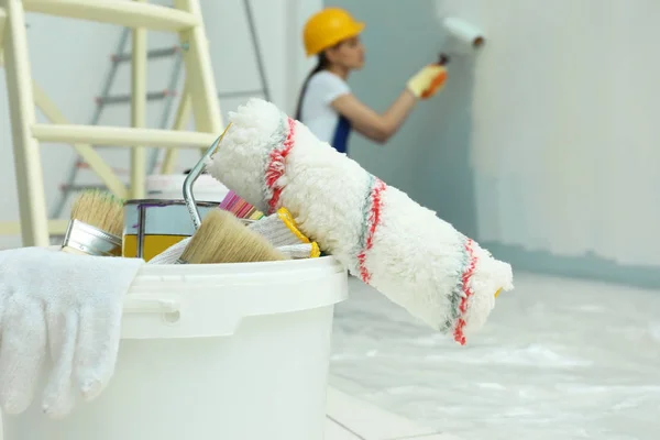 Conjunto Instrumentos Para Fazer Reparação Com Pintor Borrado Fundo — Fotografia de Stock