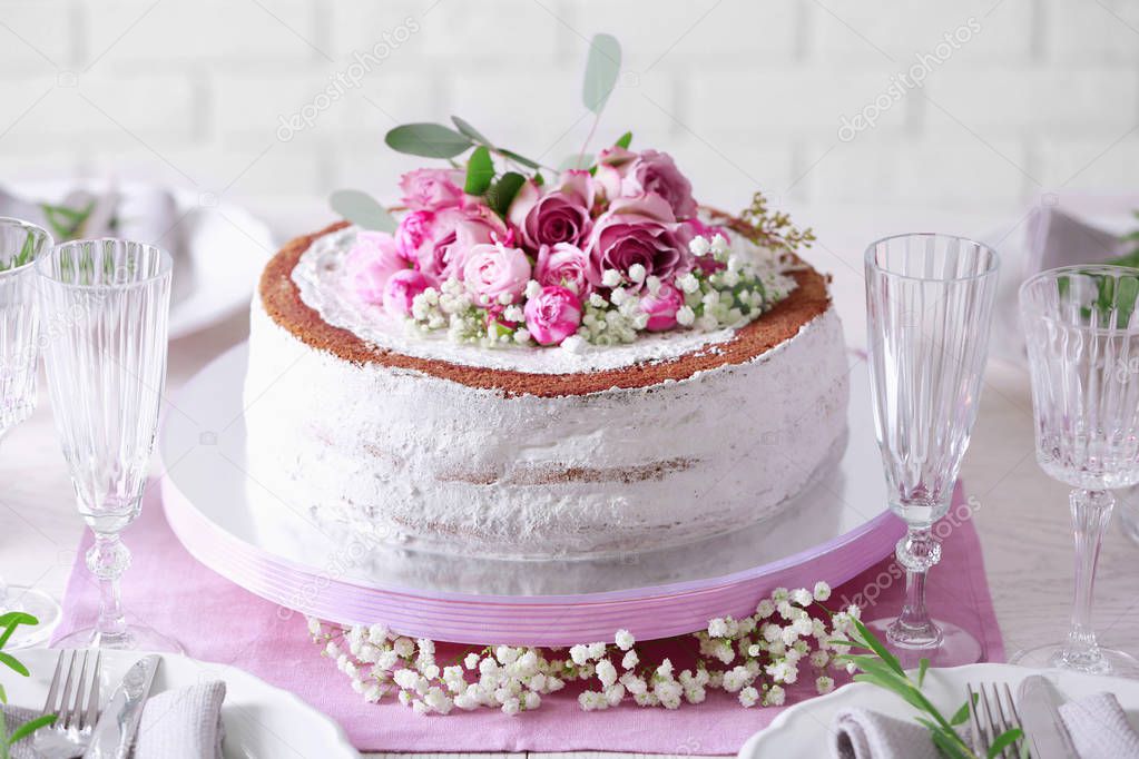 Delicious wedding cake 