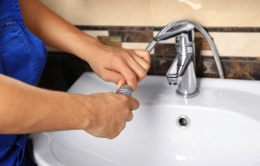 Su esnek hortum sabitleme tesisatçı