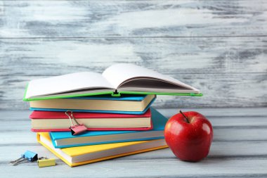 Kitap, apple ve aksesuarları 