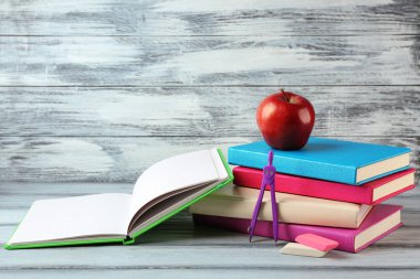 Kitap, apple ve aksesuarları 