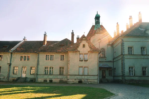 Prachtig oud gebouw — Stockfoto