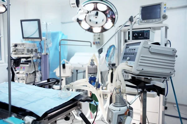Moderne apparatuur in operatiekamer — Stockfoto