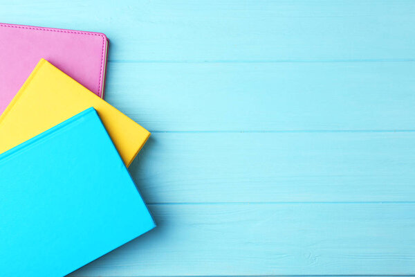 Красочная композиция ноутбуков
