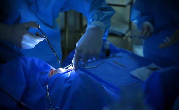Операція пацієнта в лікарні — стокове фото