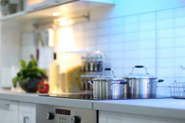 Modern mutfak iç metal tencere