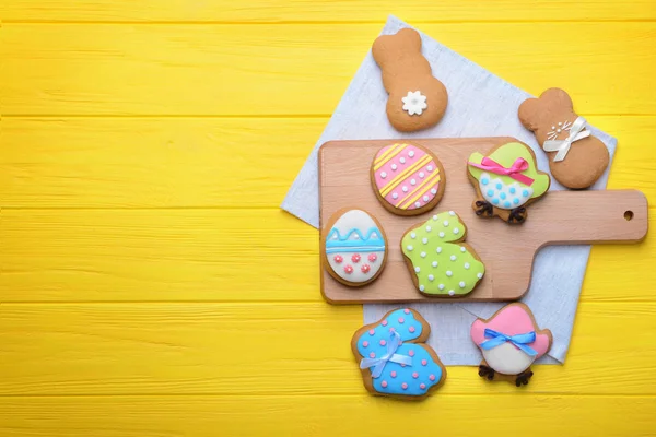 Colourful tasty Easter cookies — Stock Photo, Image