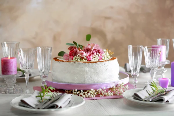 Delicioso bolo de casamento — Fotografia de Stock