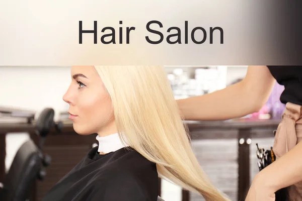 Текст Hair Salon Фоні Молода Жінка Перукарні — стокове фото