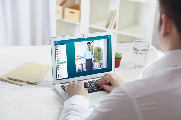 Homem Videoconferência Com Advogado Laptop Chamada Vídeo Conceito Serviço Online — Fotografia de Stock