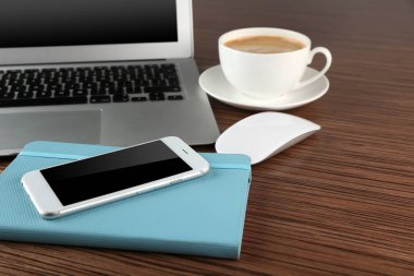 kahve ile Ofis Masası