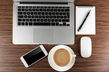 kahve ile Ofis Masası