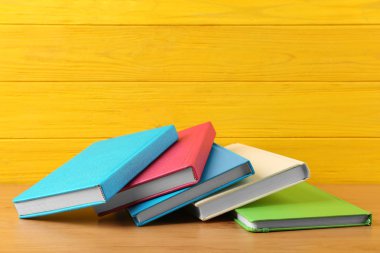 Renkli yığılmış Notebook