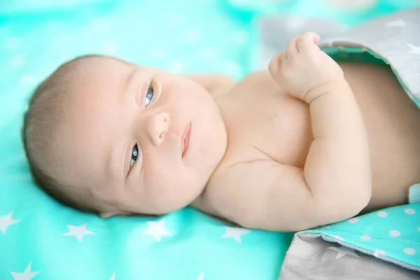 Bebé recién nacido niña — Foto de Stock