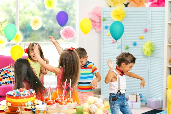 Дитяча Весела Вечірка День Народження Декорованій Кімнаті — стокове фото