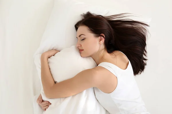 Atractiva mujer durmiendo — Foto de Stock