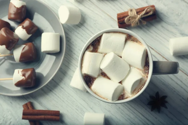 Heißer Kakao mit Marshmallows — Stockfoto